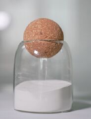 مسحوق نتريد الألومنيوم عالي النقاء مع توزيع ضيق لحجم الجسيمات وحجم الجسيمات القابل للتخصيص للمواد الإلكترونية