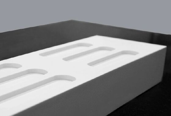 محور Z للسكك الحديدية الموجهة للطائرة CMM